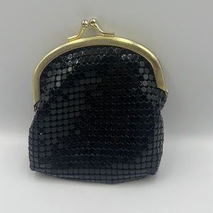 Warren Reed Vintage black glomesh coin purse in black with gold tone hardware